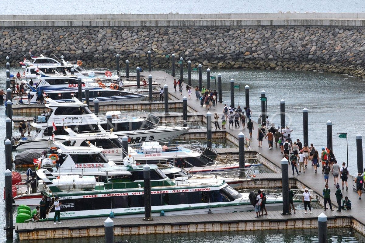 Sanur Harbour fast boat and island gallery 6