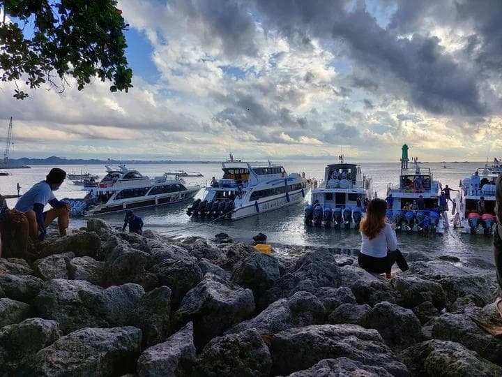 Sanur Harbour fast boat and island gallery 9