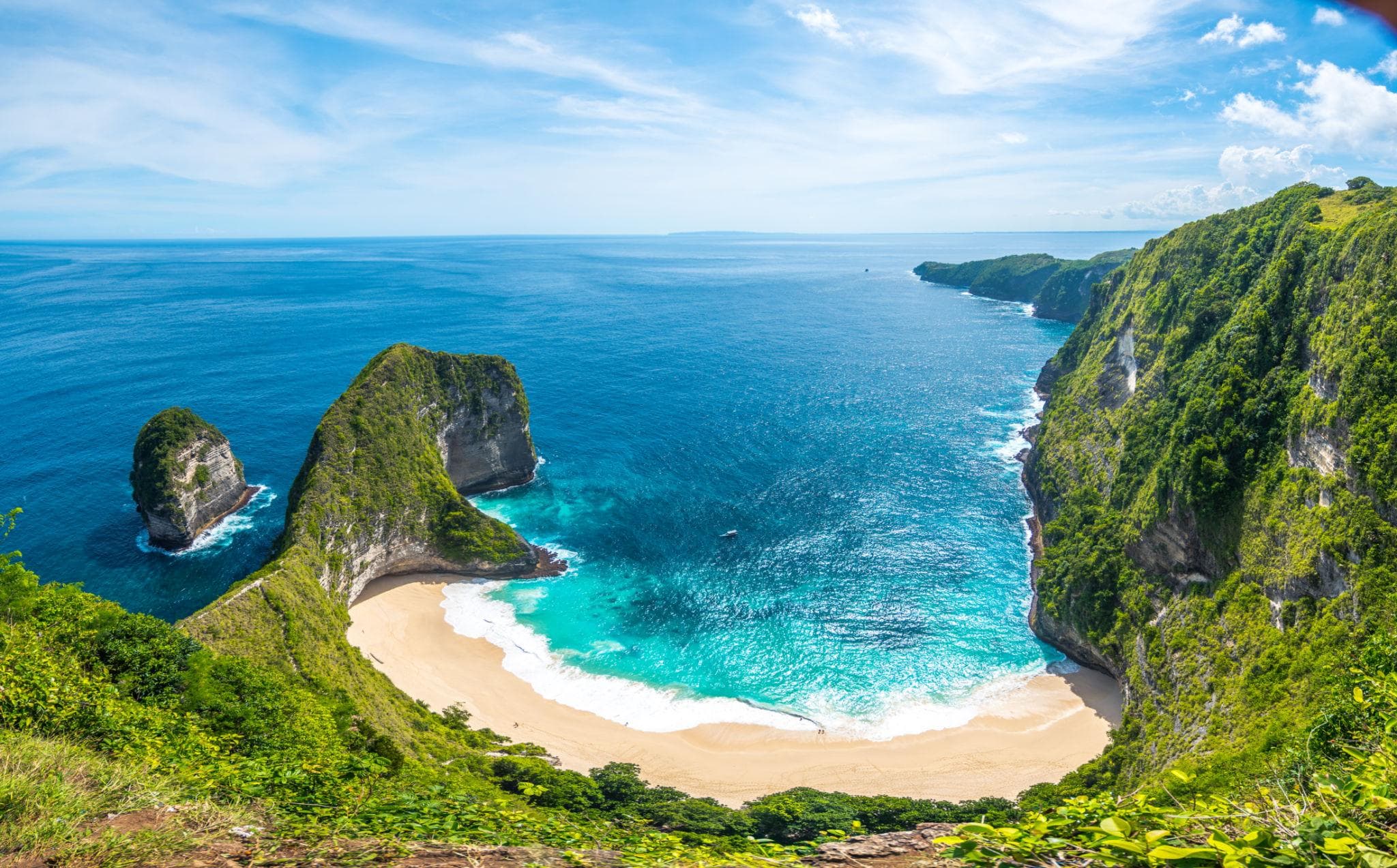 Panoramic view of Nusa Penida coastline combining west and east highlights
